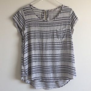 rose & rhyme | patterned hi lo short sleeve top XL